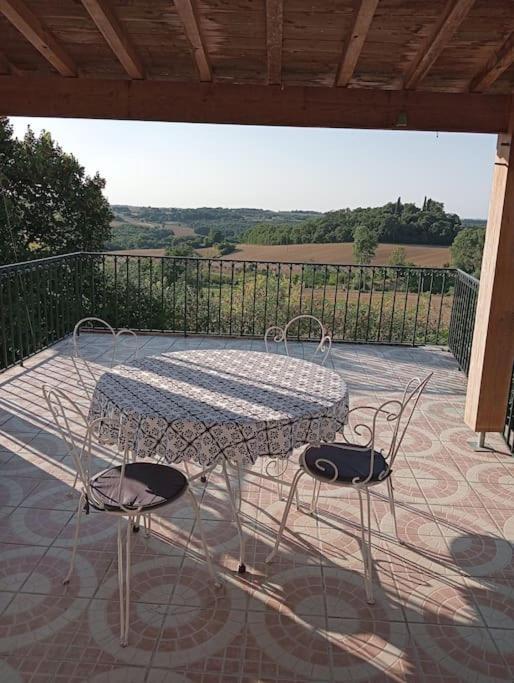 Maison De Village Avec Superbe Vue Cuq  Exterior photo
